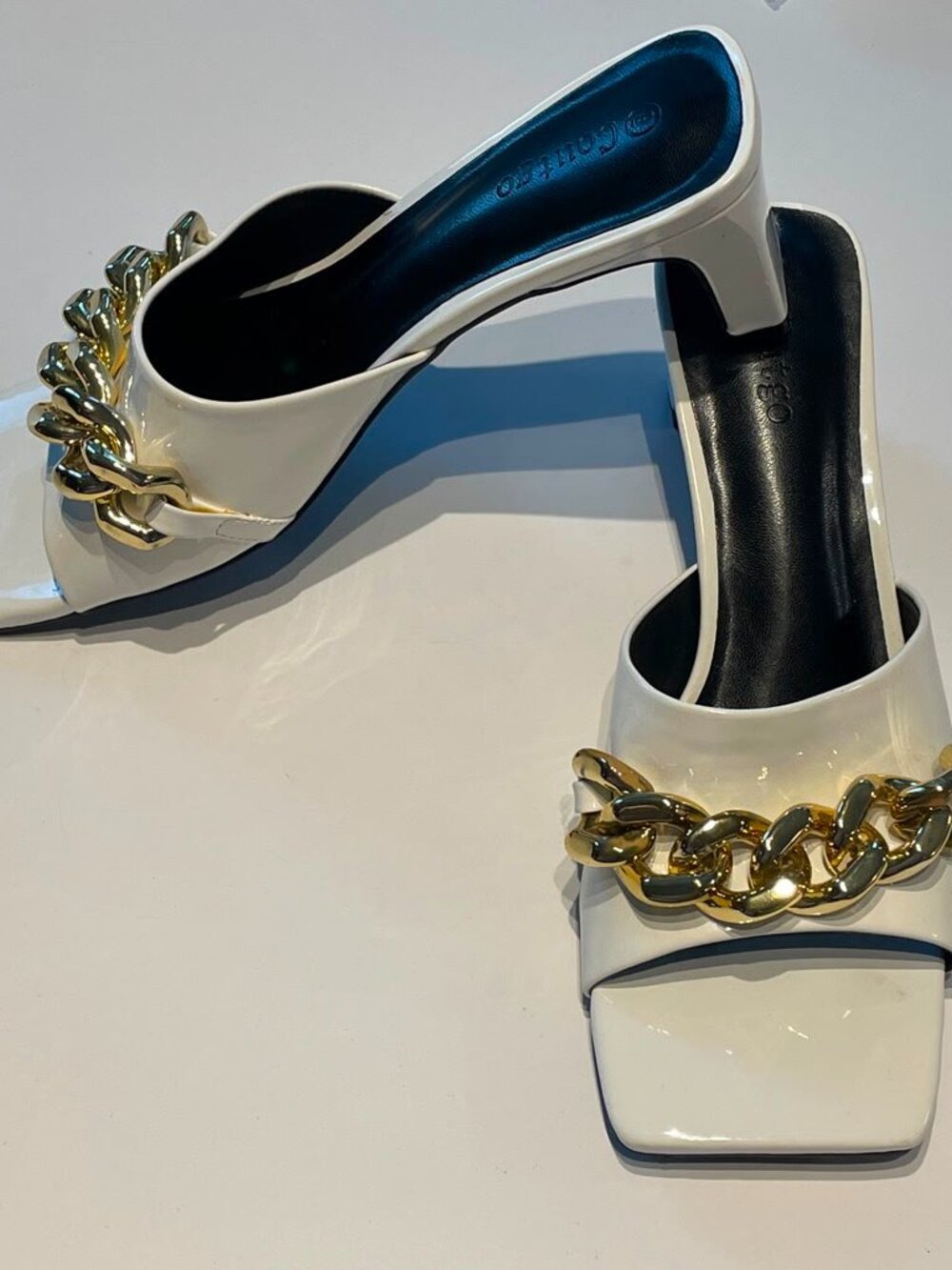 Contigo White Square Toe Gold Chain Heeled Slide Sandals Mules size 9